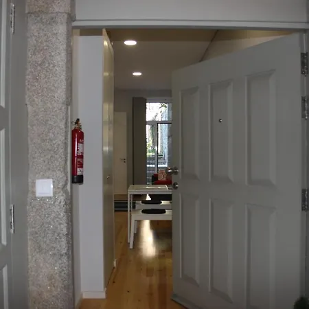 Practical And Comfortable With Garden Daire Porto