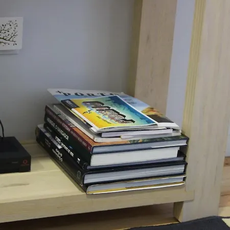 Practical And Comfortable With Garden Daire Porto