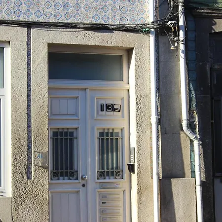 Practical And Comfortable With Garden *