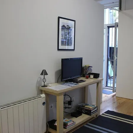 아파트 Practical And Comfortable With Garden